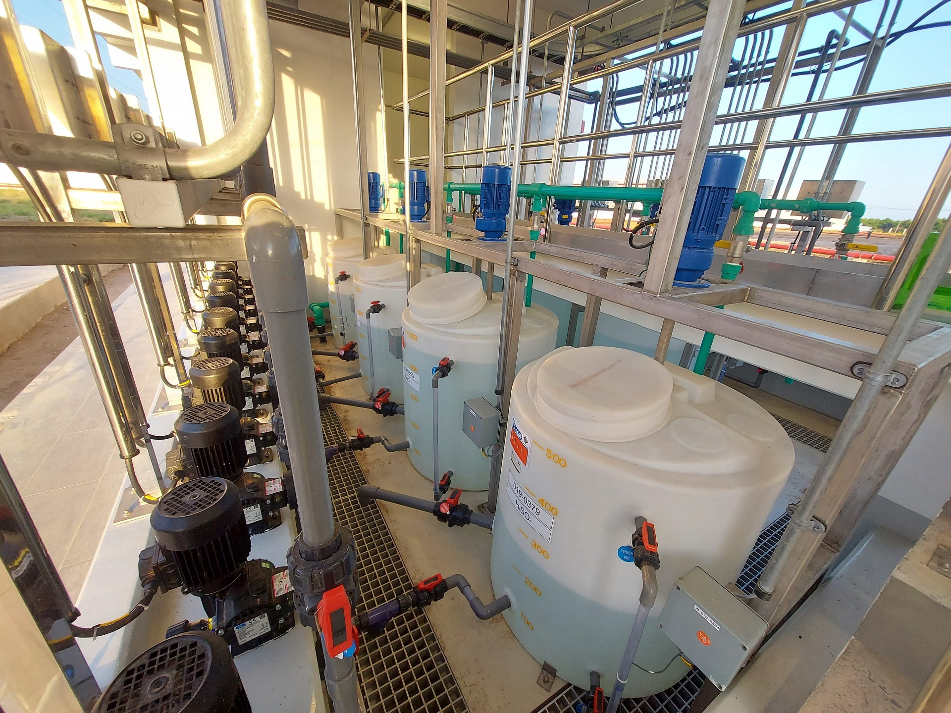 Phân phối thiết bị, hóa chất, giải pháp công nghệ môi trường